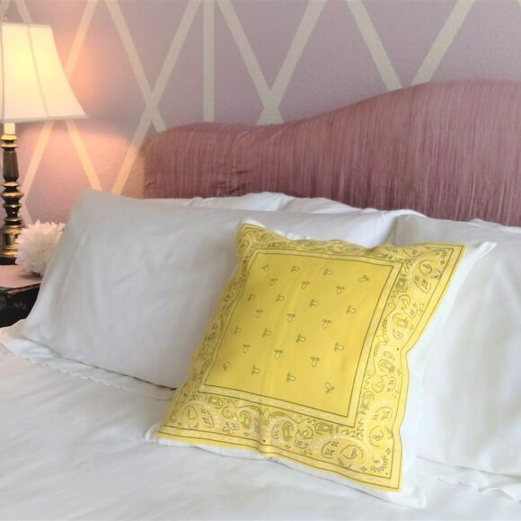 Yellow Bandana on White Zippered 20 x 20 Throw Pillow NEW - Picture 10 of 12